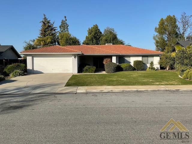 Property Photo: 701 Winchester Street CA 93309
