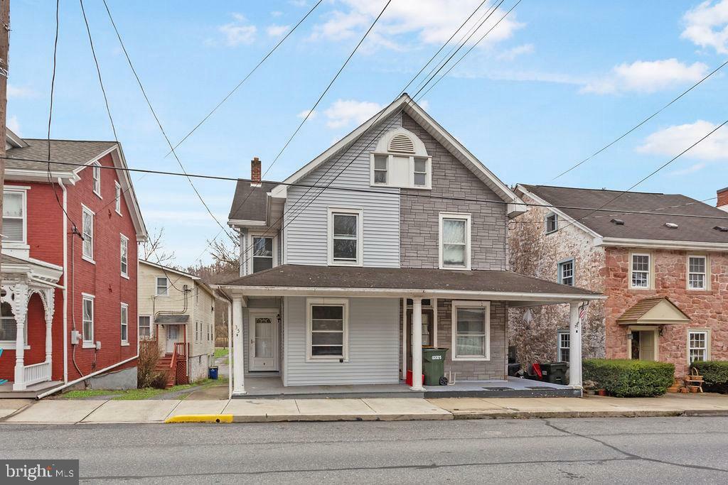 Property Photo:  35 W Main Street  PA 19501 