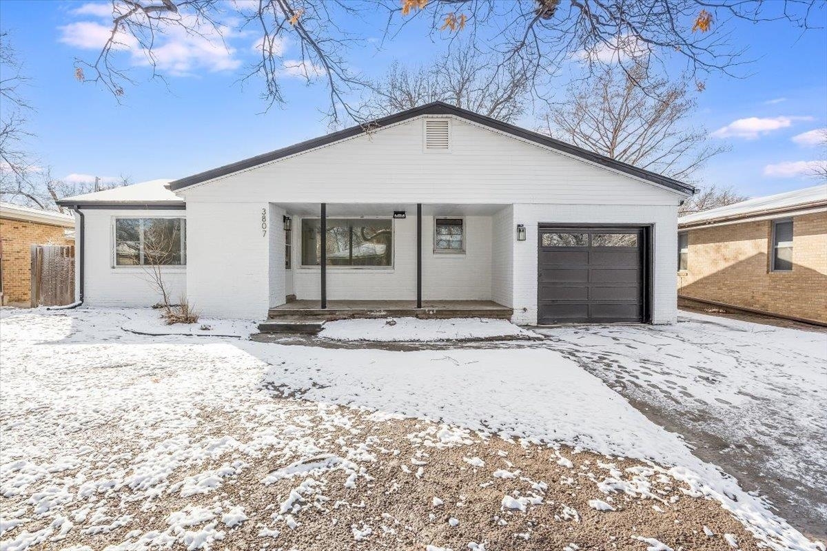 Property Photo:  3807 E Skinner St  KS 67218 