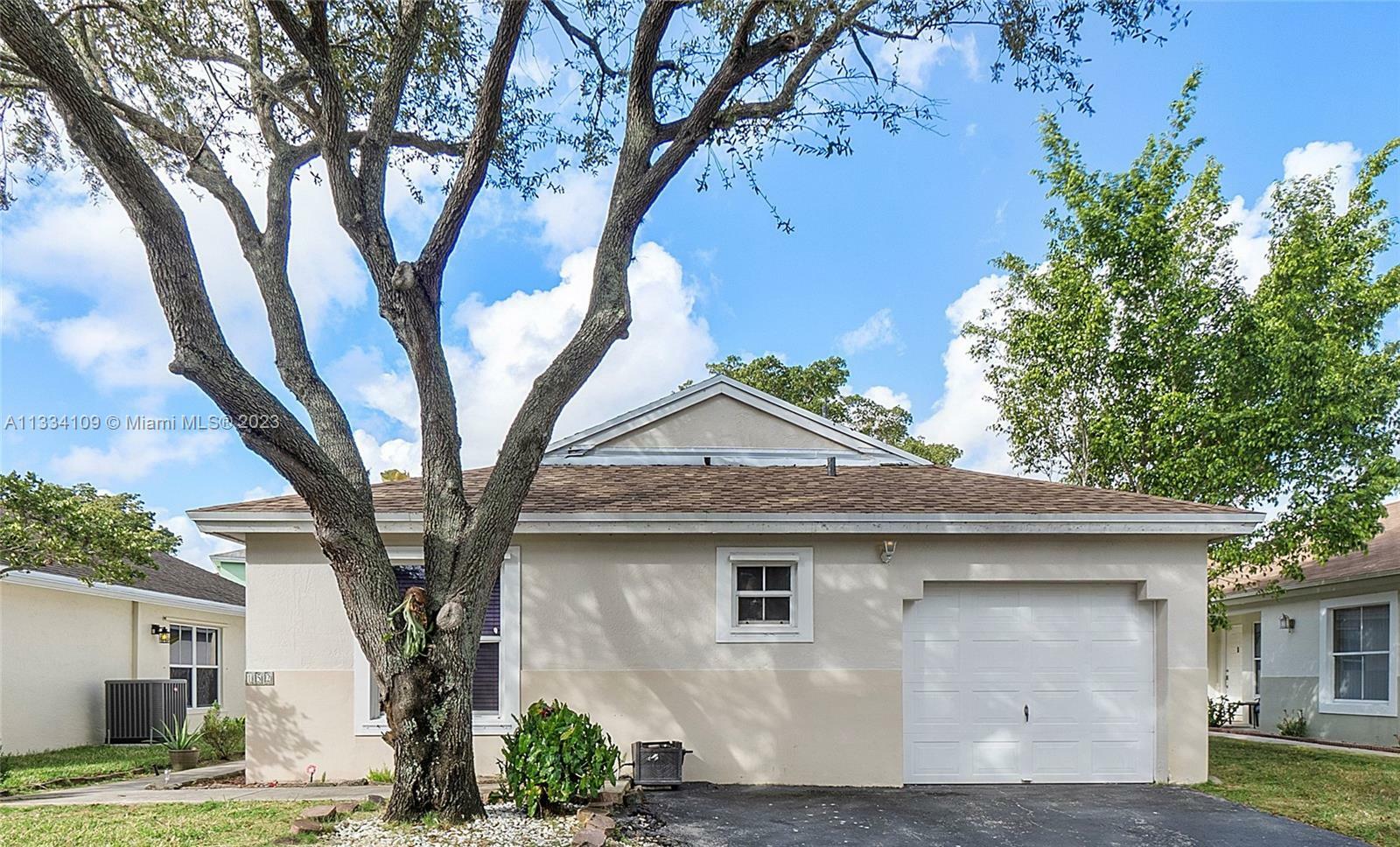 Property Photo:  152 NW 207th Ave  FL 33029 