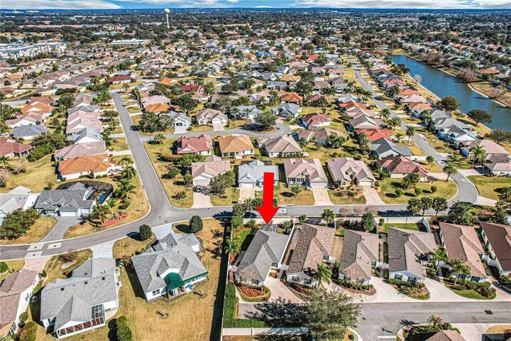 Property Photo: 409 Valverda Drive FL 32162