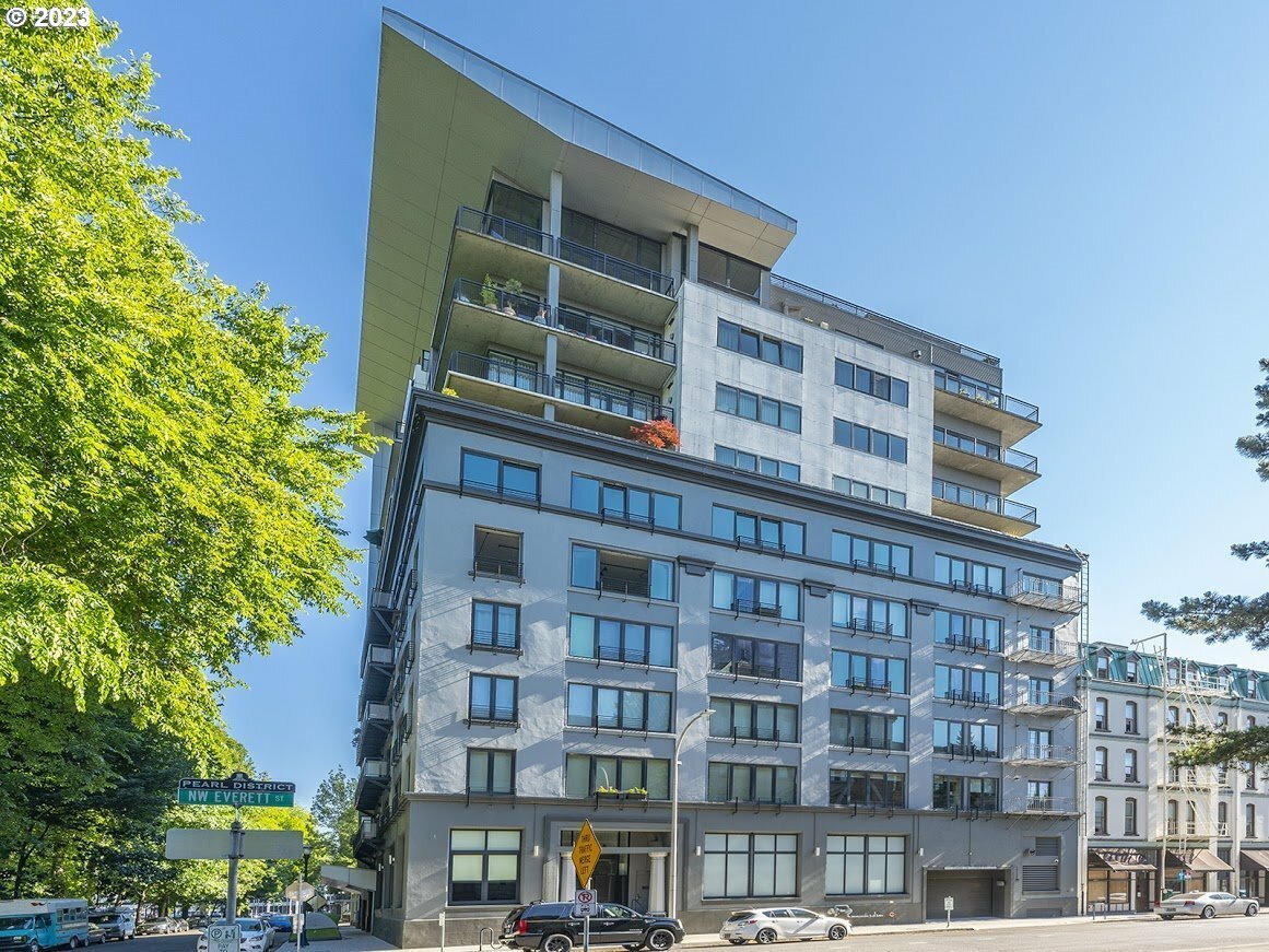 Property Photo: 300 NW 8th Ave 605 OR 97209