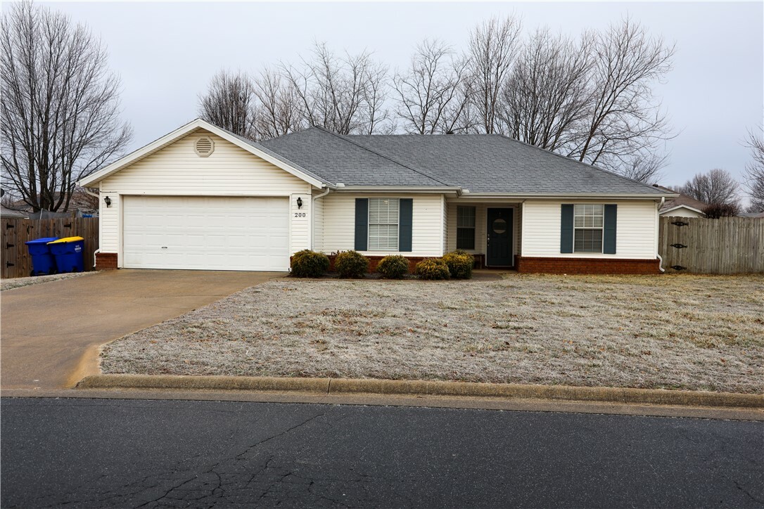 Property Photo:  200 N Michael Street  AR 72745 