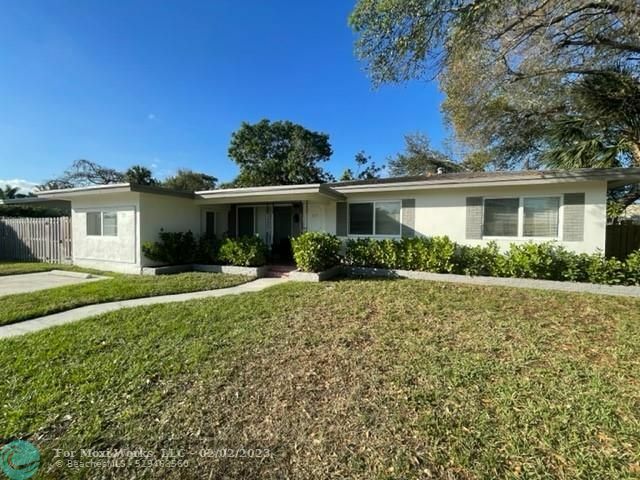 Property Photo: 117 NW 24th St FL 33311