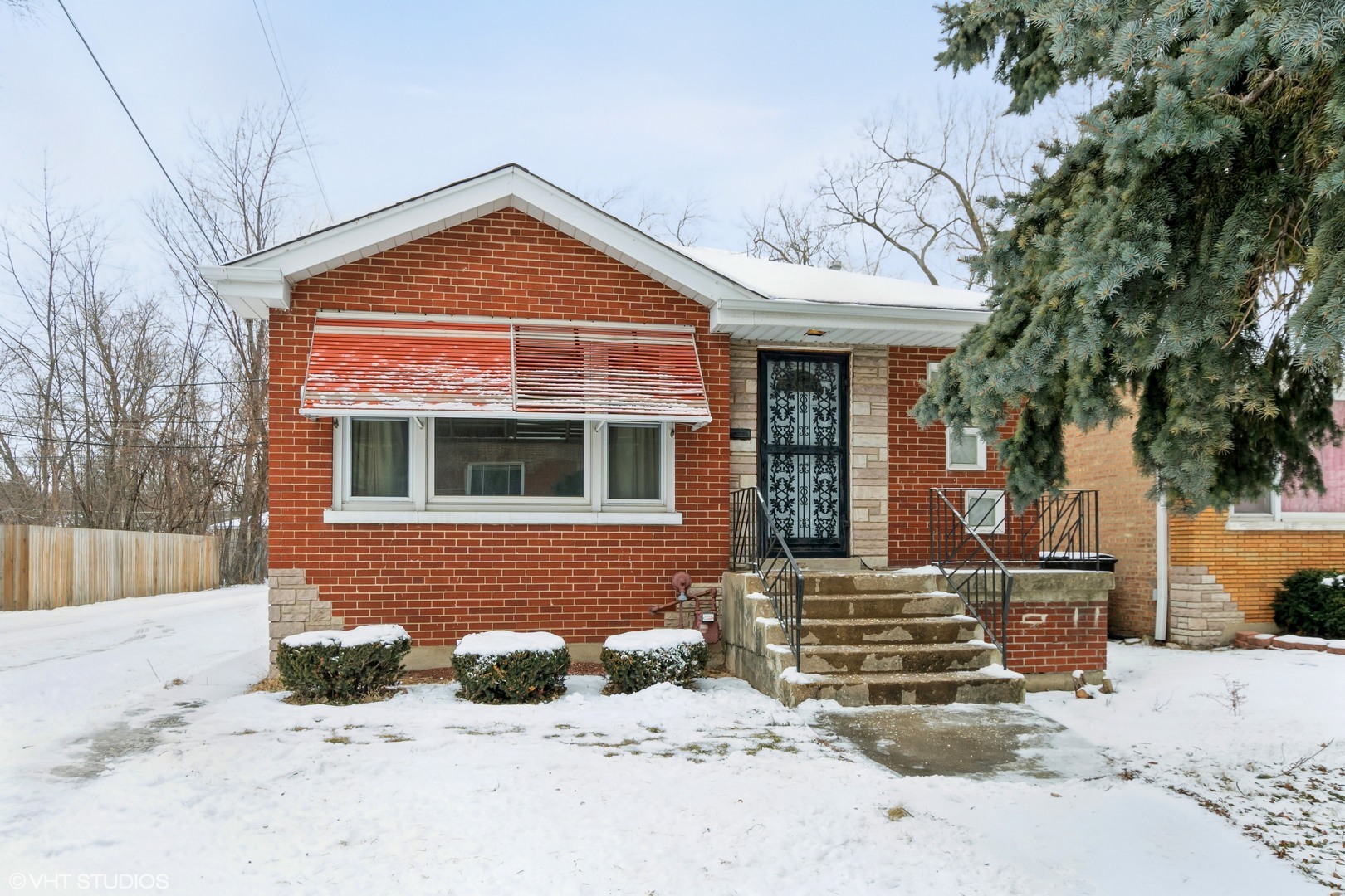 Property Photo:  2112 W 119th Street  IL 60643 