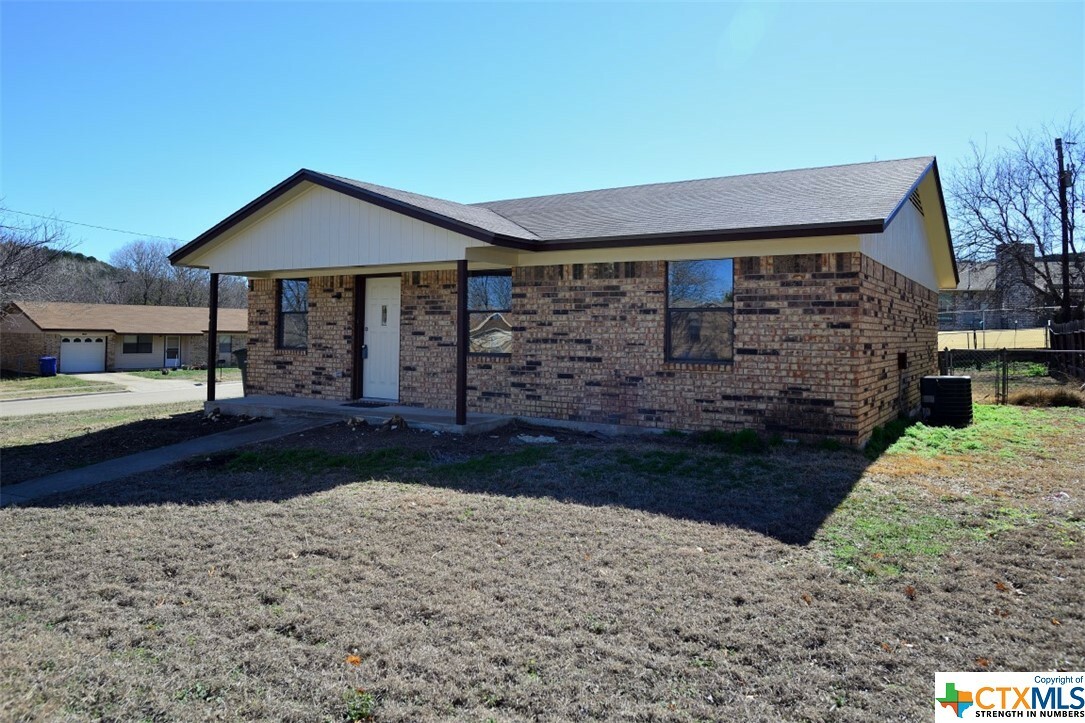 Property Photo:  1401 Dryden Avenue  TX 76522 