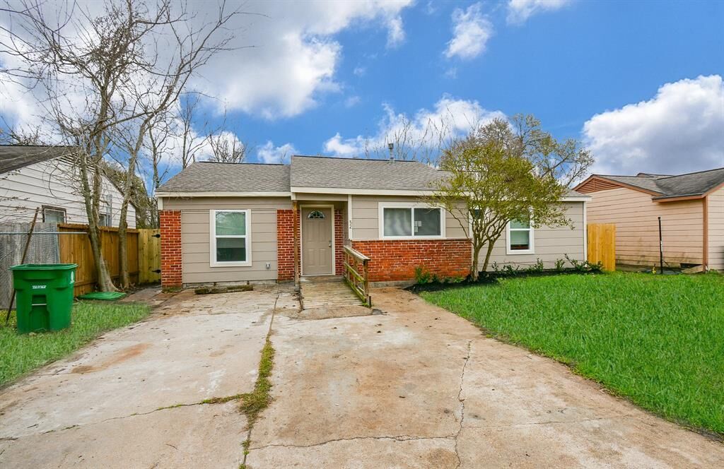 Property Photo: 10521 Fairland Drive TX 77051