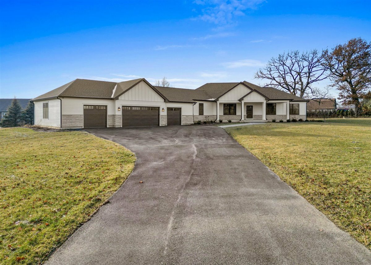 Property Photo:  38W299 S Water Road  IL 60124 