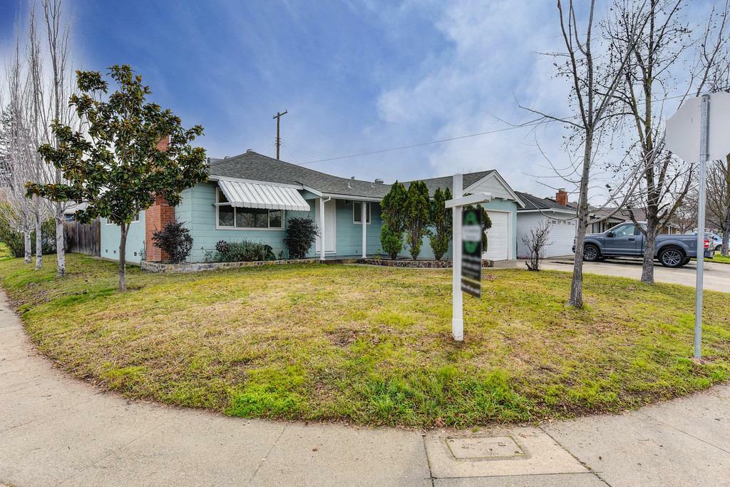 Property Photo:  5231 Ontario Street  CA 95820 