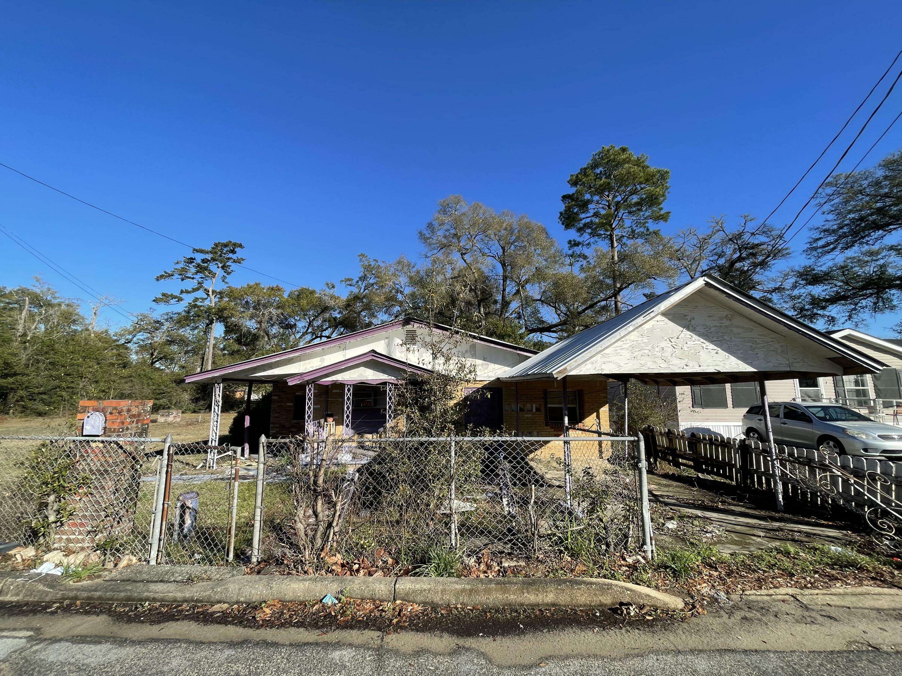 Property Photo:  812 W Walnut Avenue 3 Lots  FL 32539 