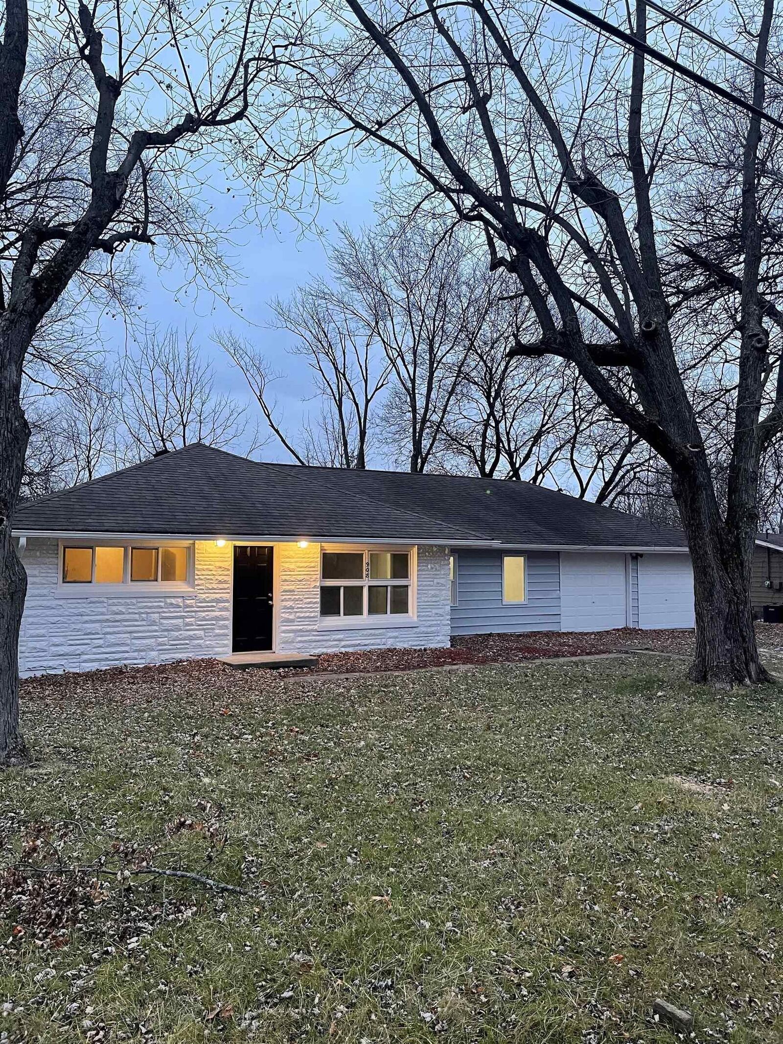 Property Photo: 908 Ventura Lane IN 46816