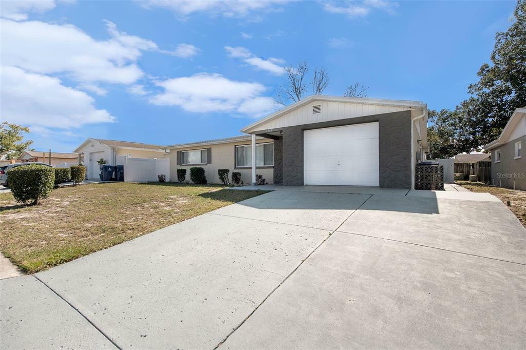 Property Photo: 6344 Tralee Avenue FL 34653