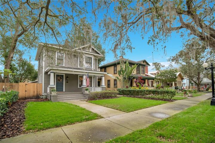 Property Photo: 907 Magnolia Avenue FL 32771