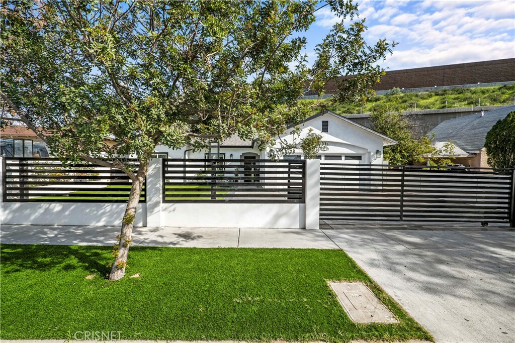 Property Photo:  2815 N Gardena Street  CA 92407 