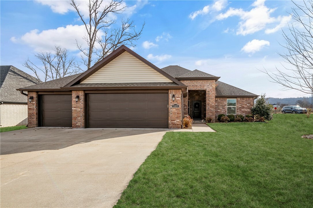 Property Photo: 5009 E Truman Lane AR 72701