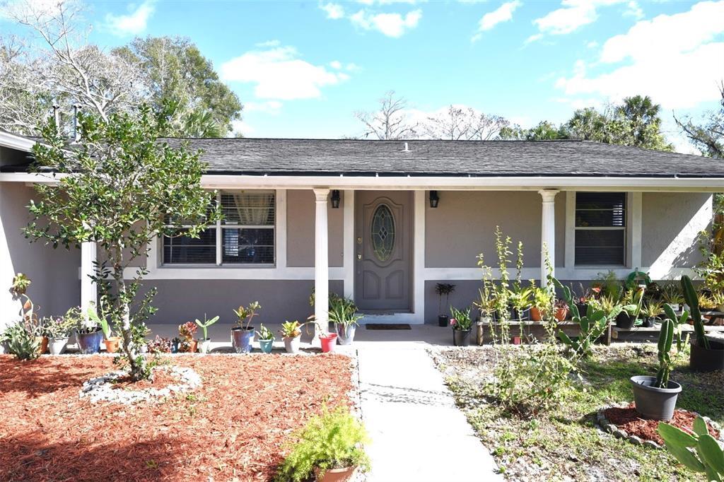 Property Photo: 403 Murphy Road FL 32708