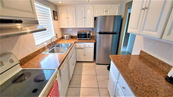 Property Photo:  1541 Leisure Dr F21  FL 34207 