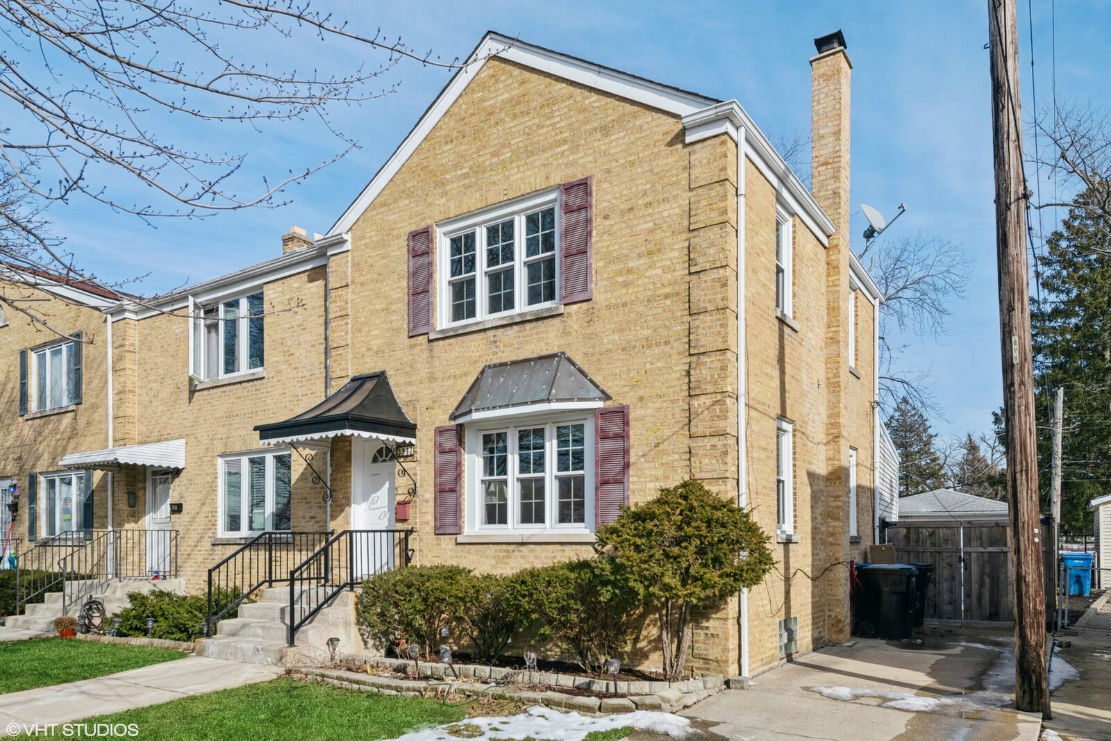 Property Photo:  3947 N Pacific Avenue  IL 60634 