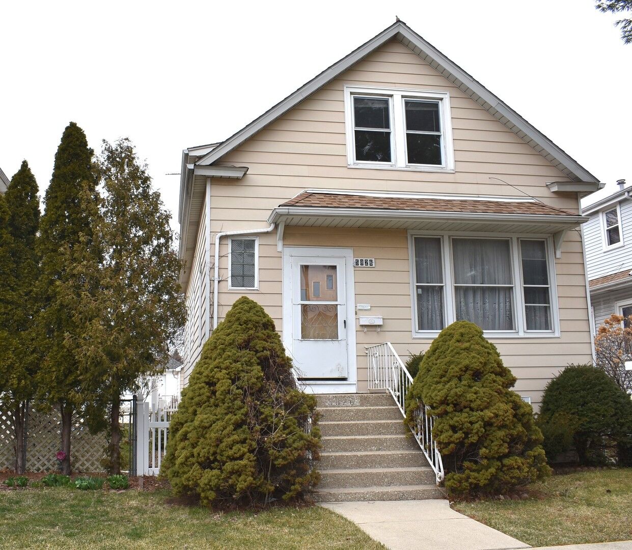 Property Photo:  5826 W Eddy Street  IL 60634 
