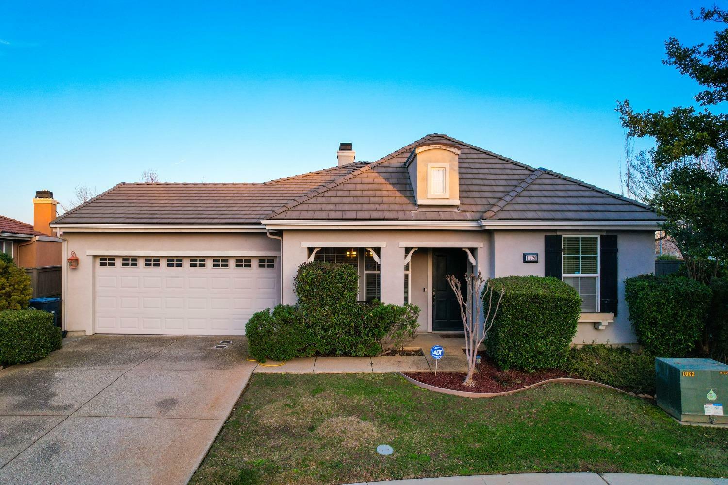 Property Photo:  11720 Village Pond Way  CA 95742 