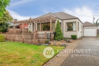 Property Photo: 2714 Lilac Street WA 98632
