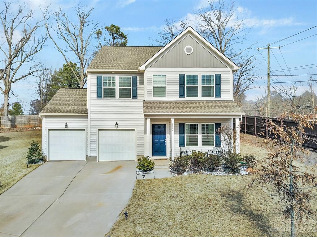 Property Photo: 4006 Stockbrook Drive NC 28215