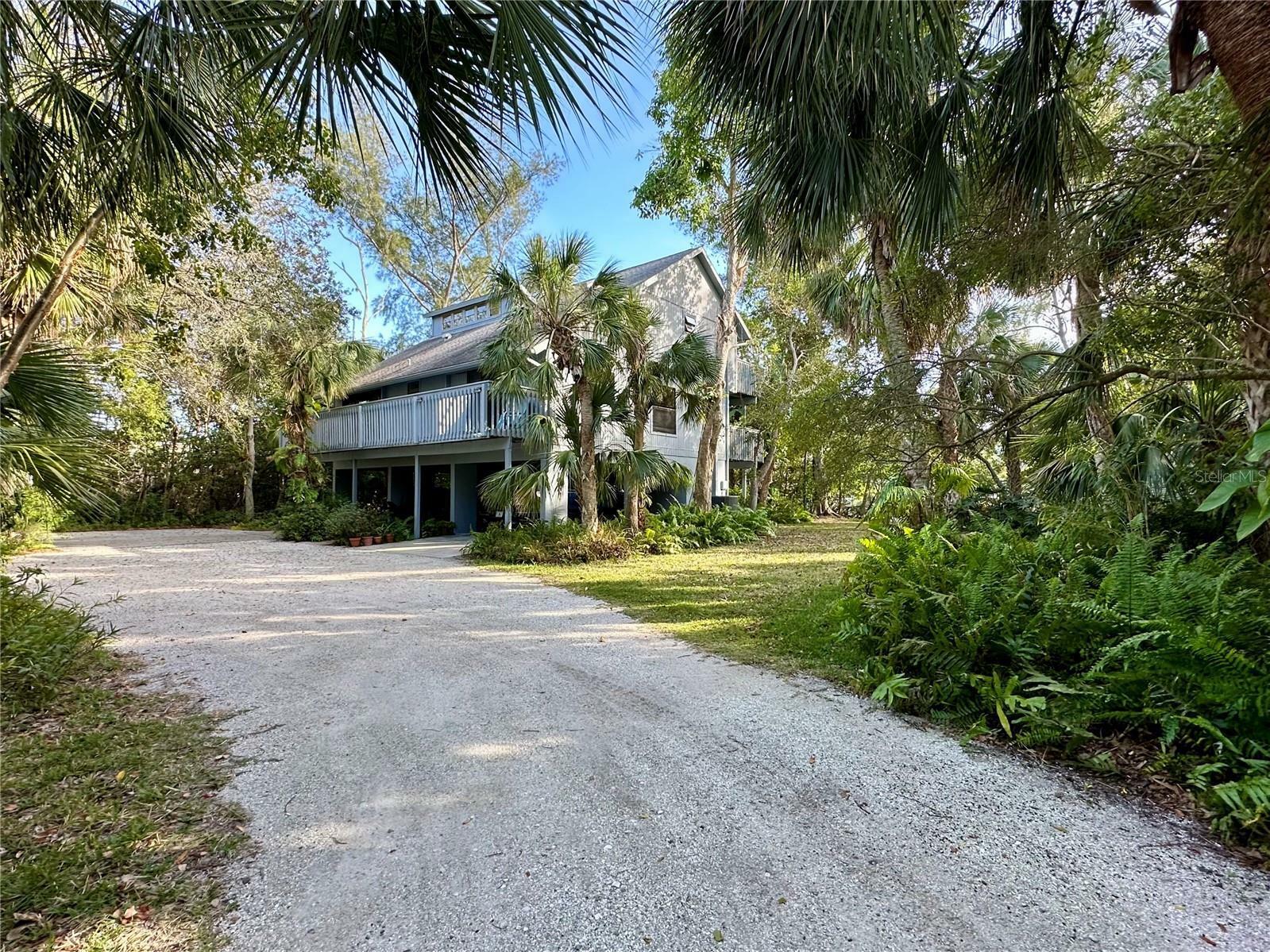 Property Photo:  356 Island Circle  FL 34242 