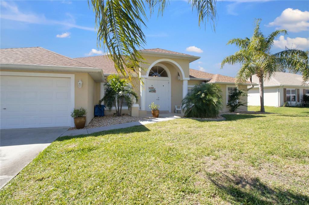 Property Photo:  1647 Kew Gardens Avenue  FL 34286 