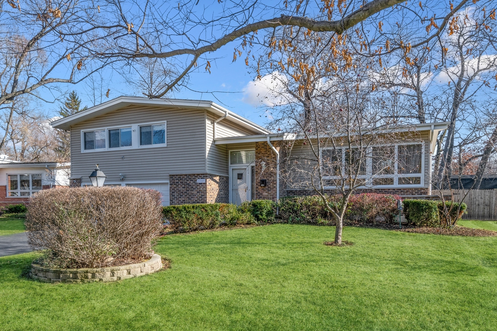 Property Photo: 2737 Arlington Avenue IL 60035