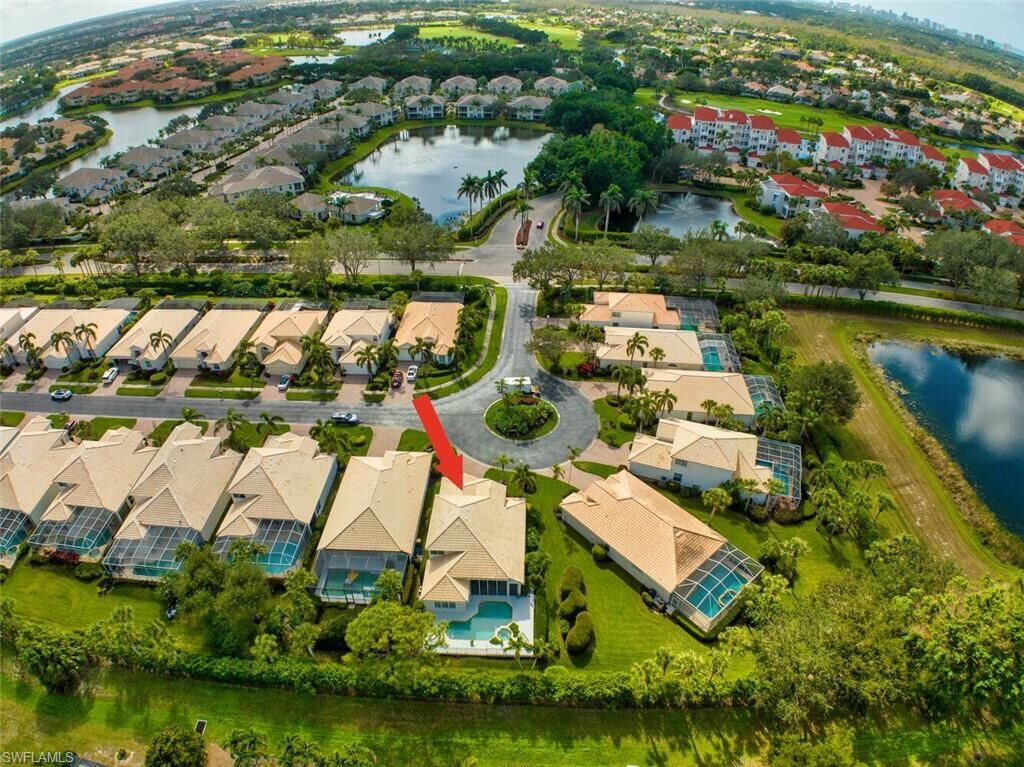 Property Photo: 1725 Marsh Run FL 34109