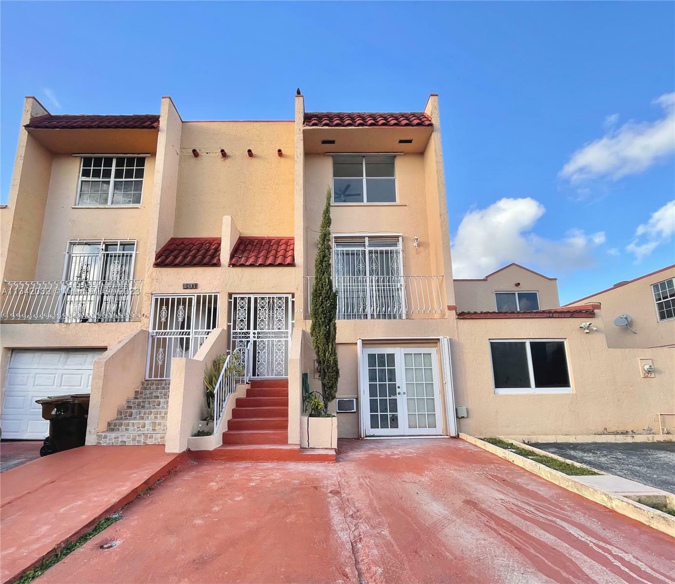 Property Photo: 829 W 38th Ter 4 FL 33012
