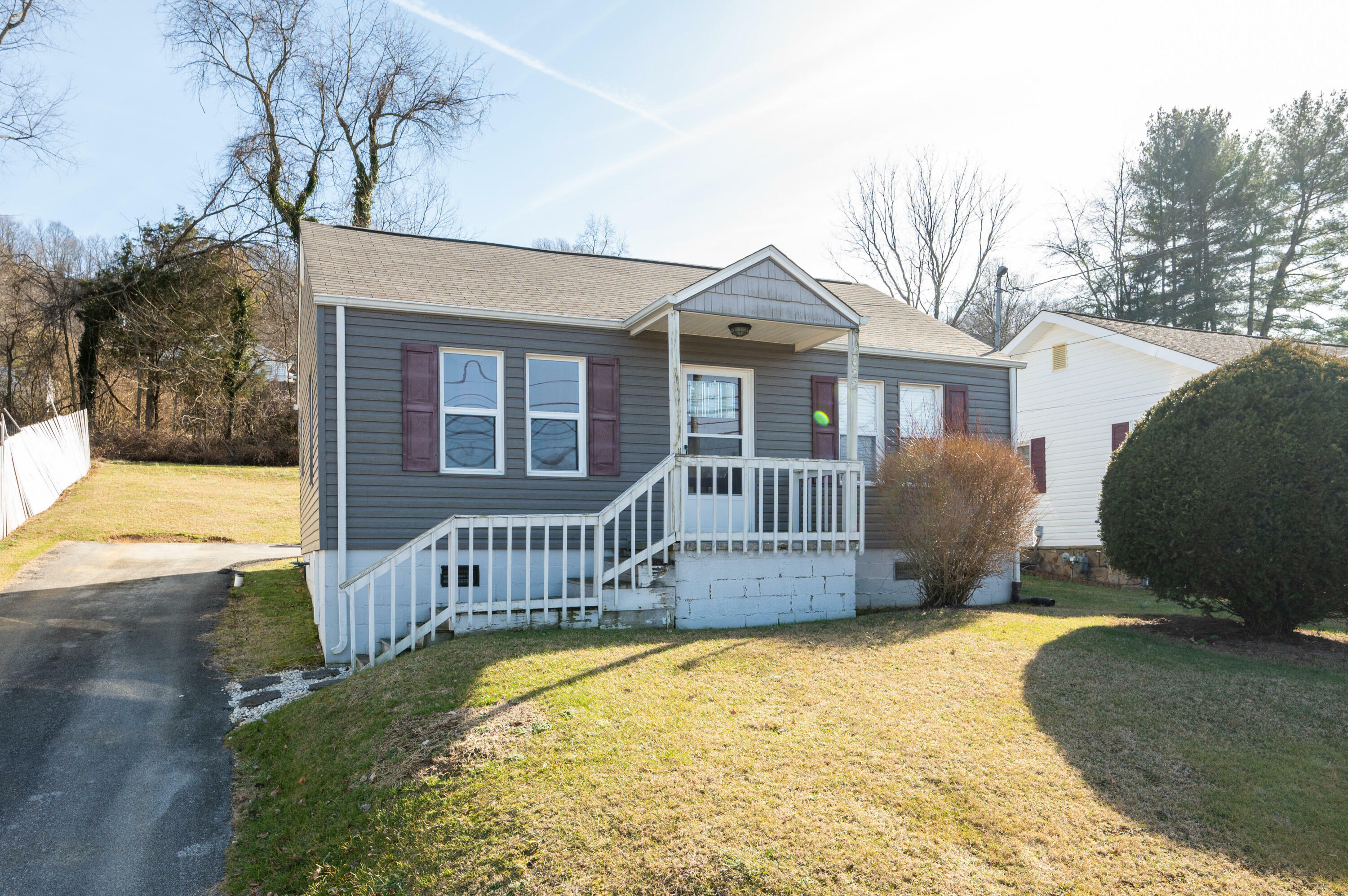 Property Photo:  2622 Broad Street  TN 37620 