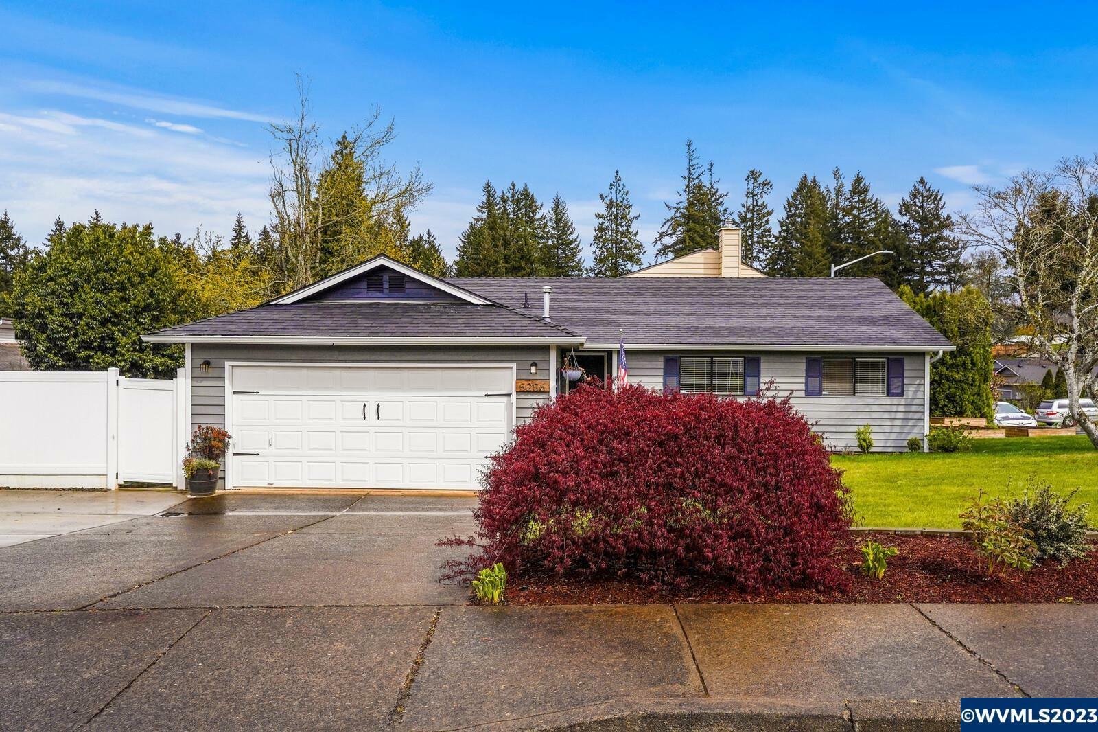 Property Photo:  5256  Lone Fir Av SE  OR 97306 