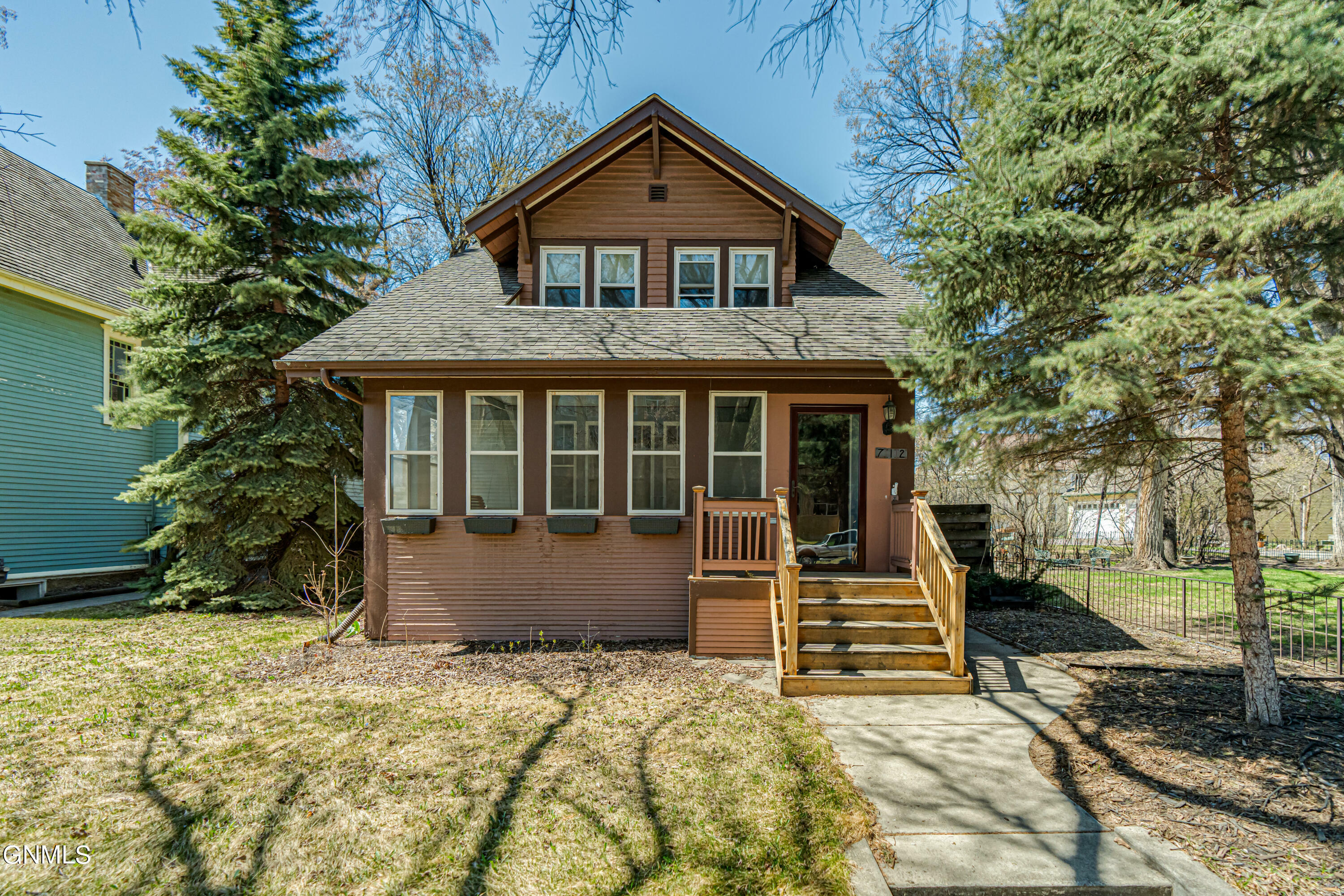 Property Photo:  712 7th Street N  ND 58501 