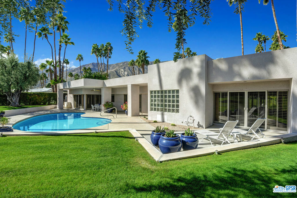 Property Photo: 2560 S Camino Real CA 92264