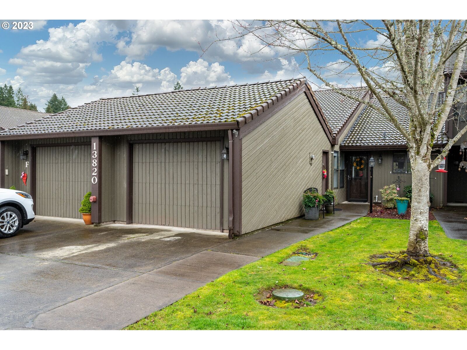 Property Photo: 13820 NW 10th Ct #E WA 98685