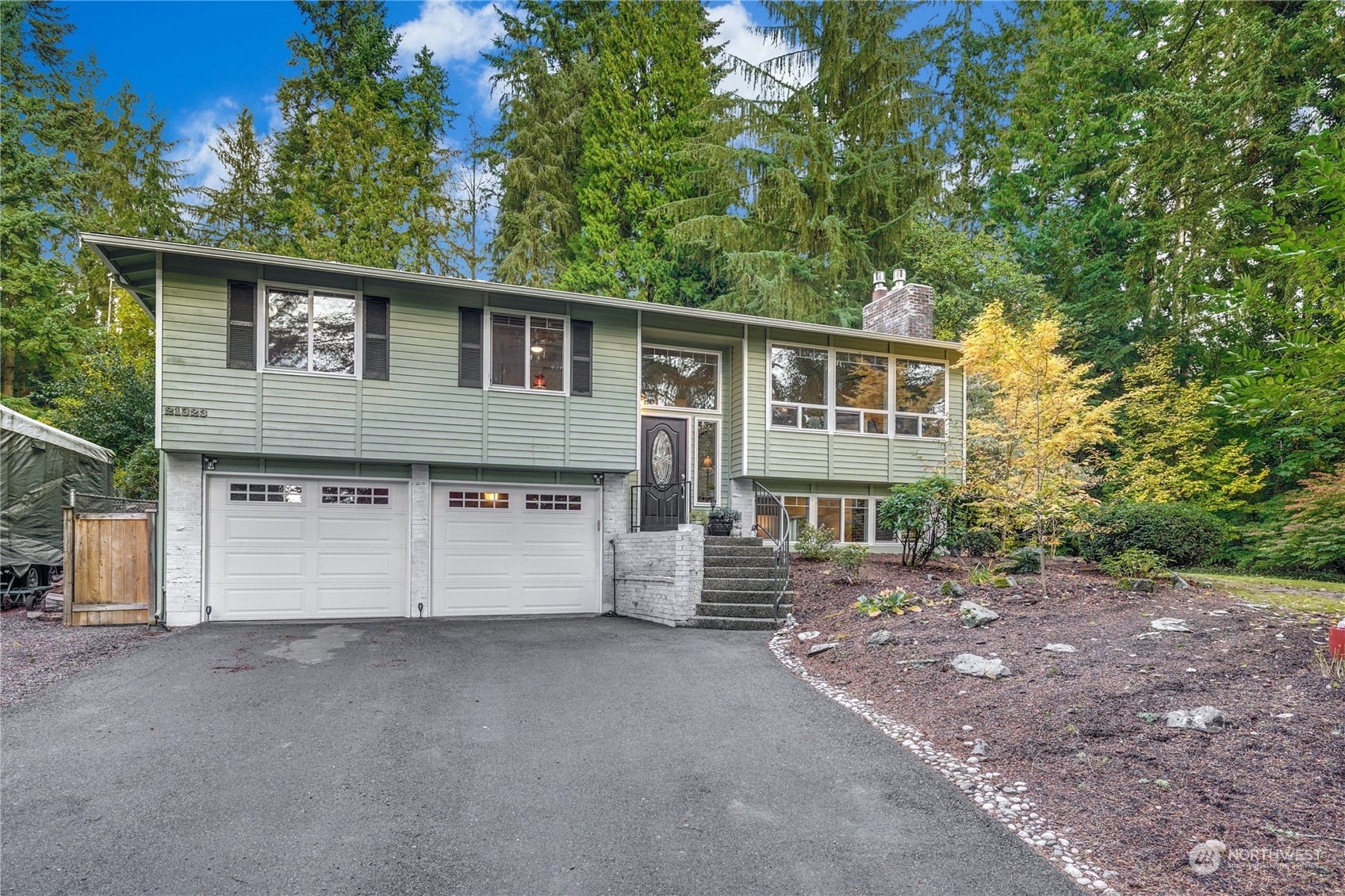 Property Photo:  21323 73rd Drive SE  WA 98072 