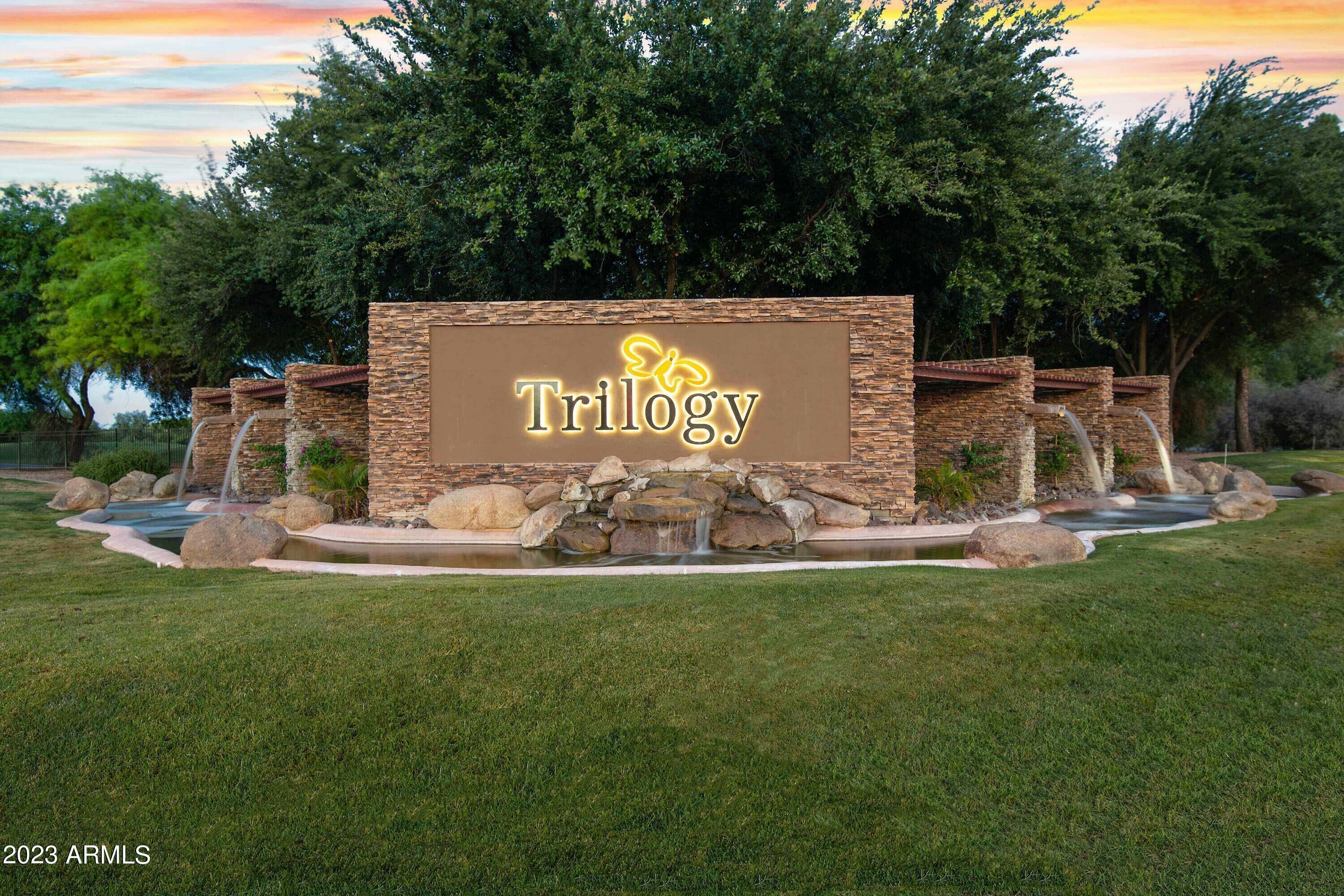 Property Photo: 4299 E Blue Spruce Lane AZ 85298