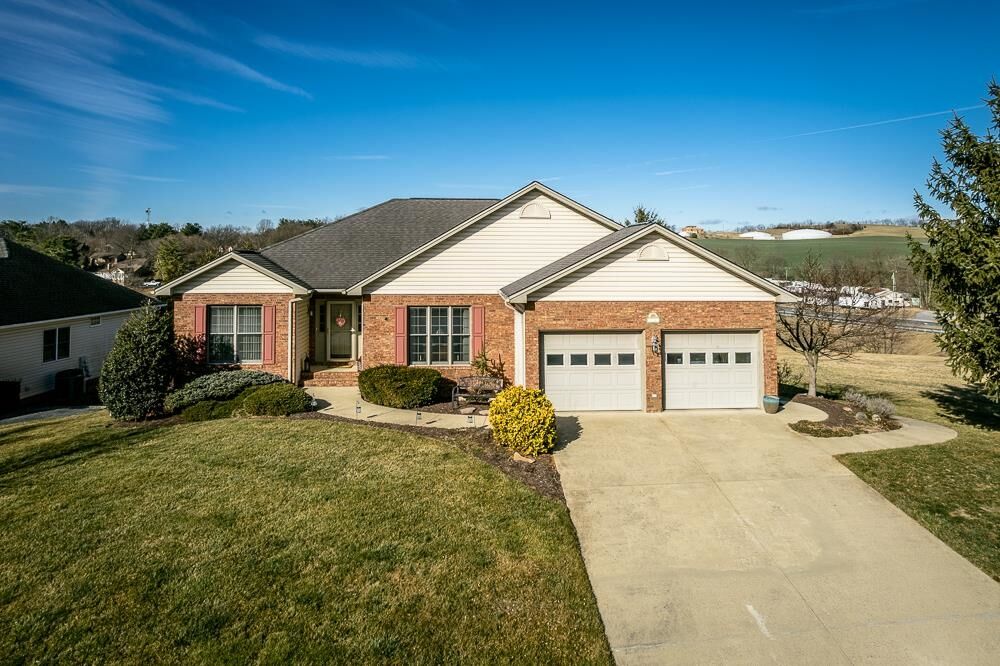 Home for sale in Harrisonburg 111 Leonard Ct, Harrisonburg, VA 22801