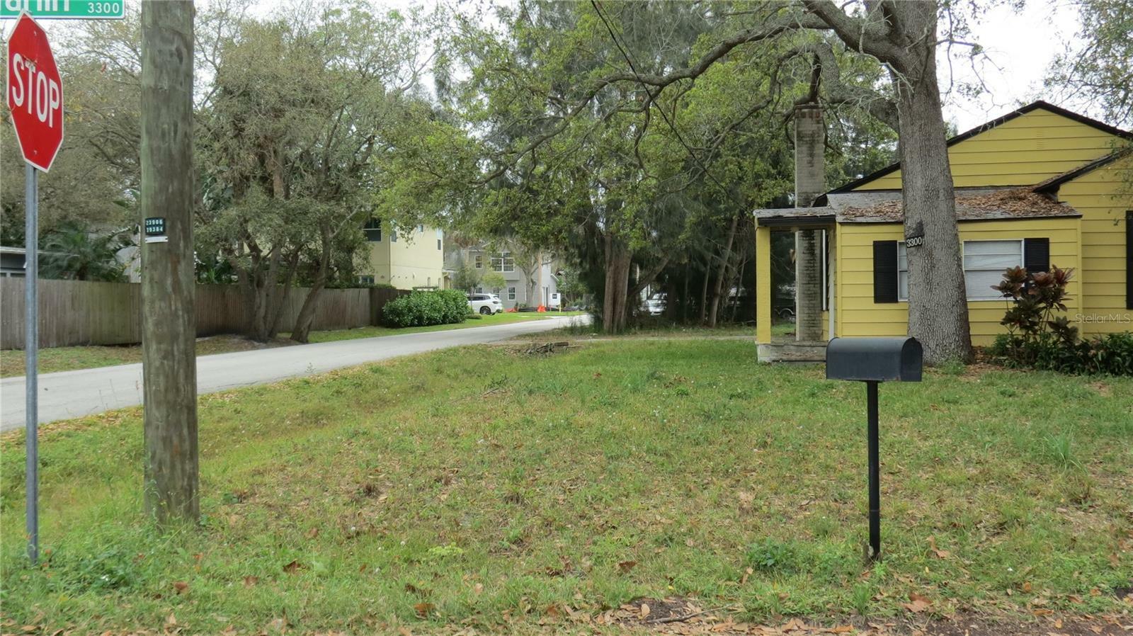 Property Photo: 3300 W Marlin Avenue FL 33611