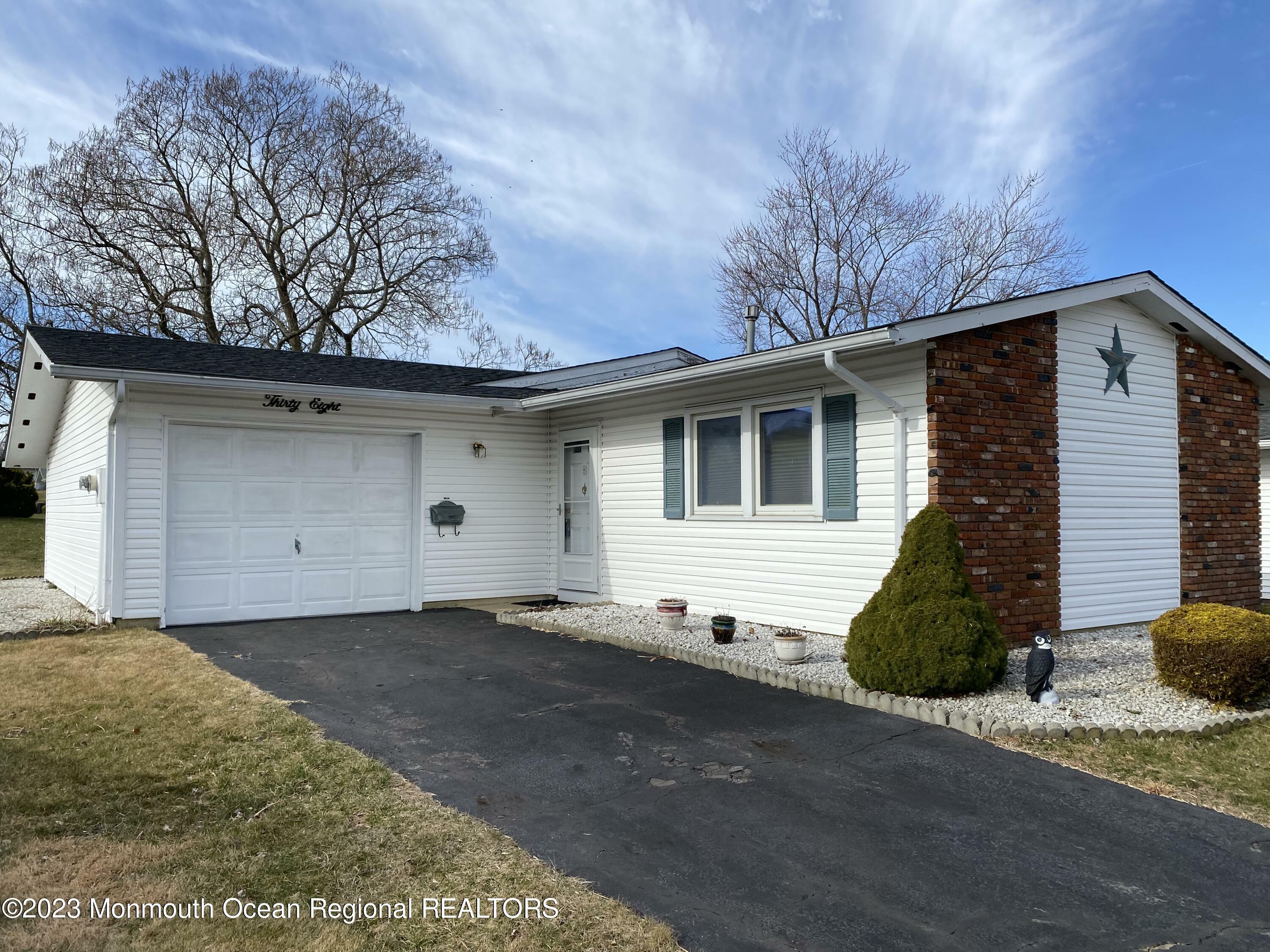 Property Photo:  38 Rossetti Court  NJ 08724 