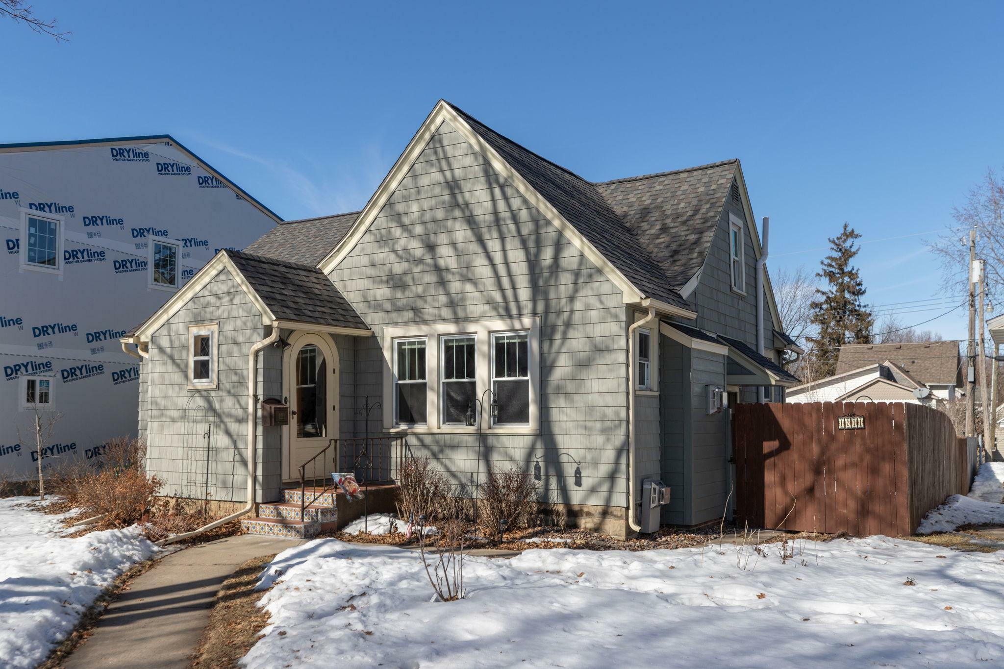 Property Photo: 1211 Center Street W MN 55902