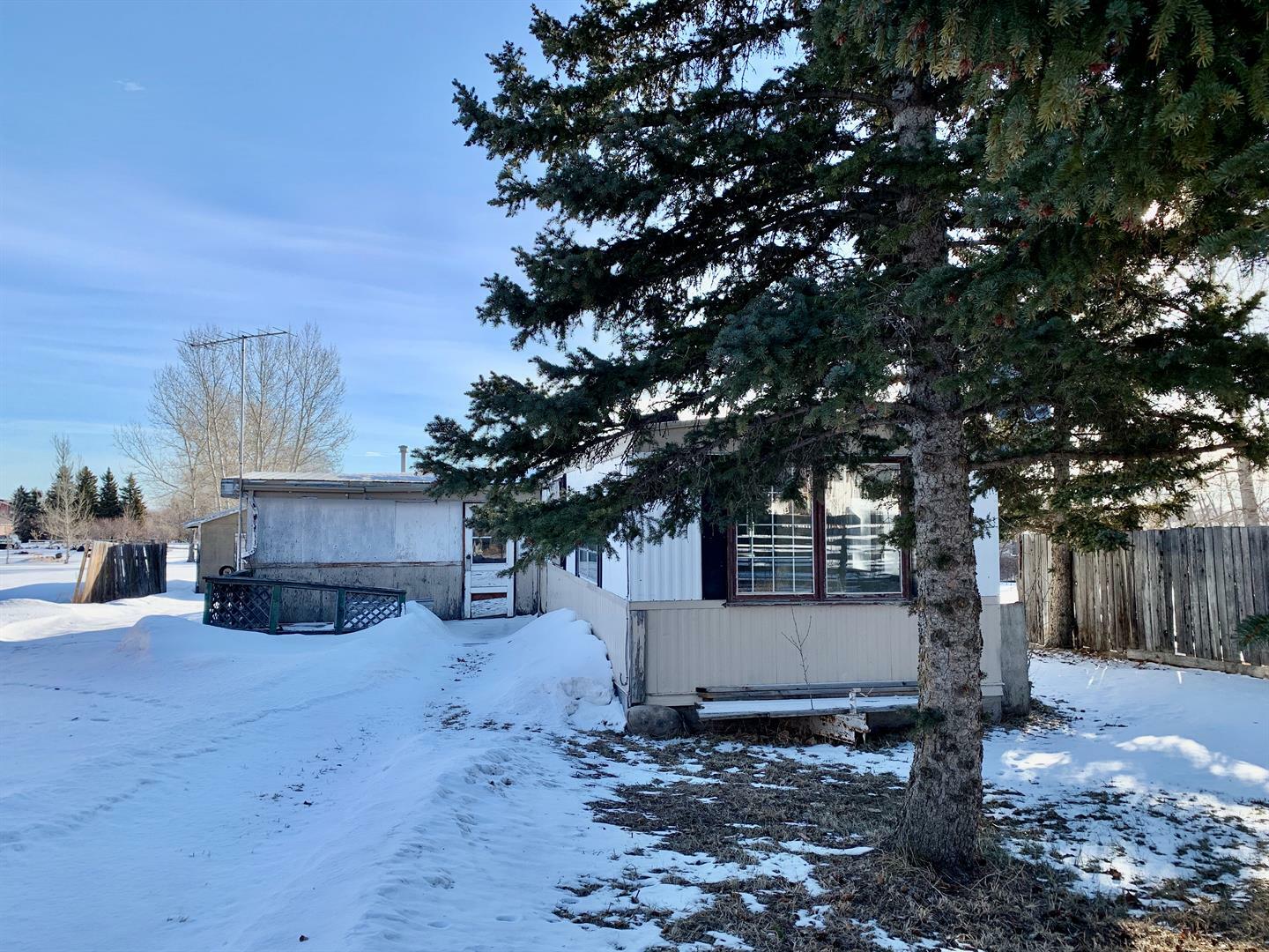Property Photo: 136 S 2nd St W AB T0K 1E0