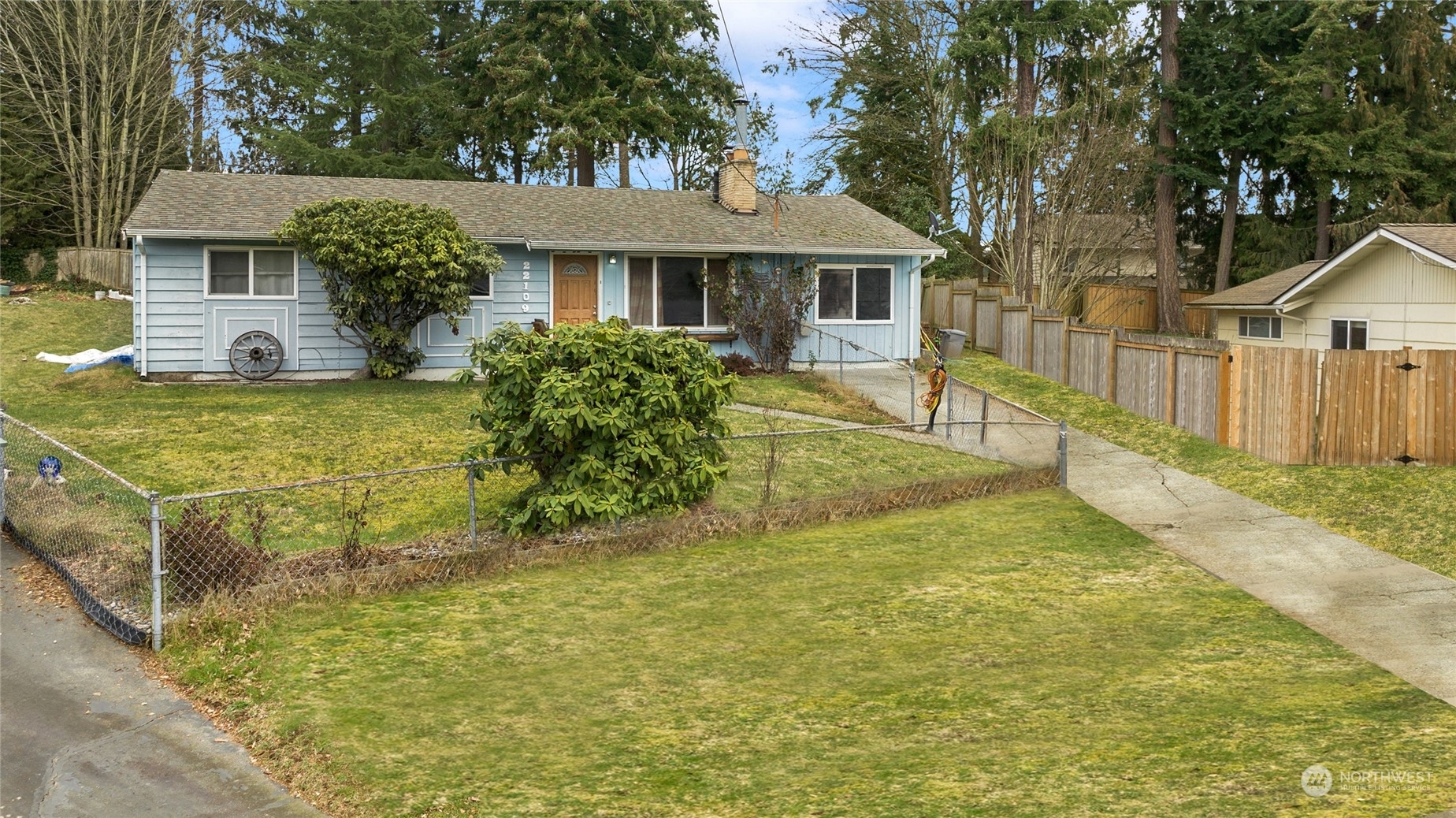 Property Photo:  22109 86th Avenue W  WA 98026 