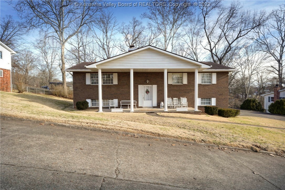 Property Photo: 5230 Sun Valley Drive WV 25313
