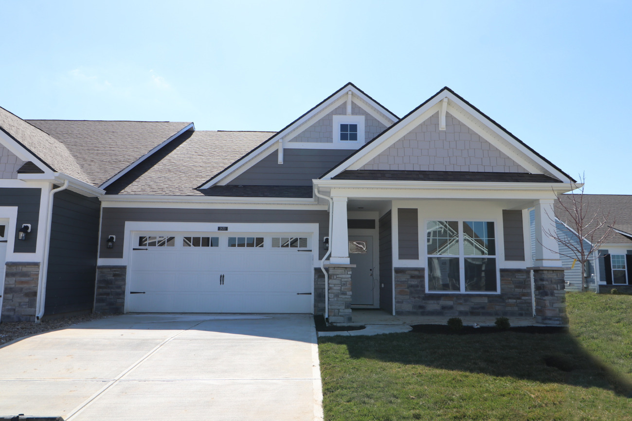 Property Photo: 2670 Cottage Court IN 46112