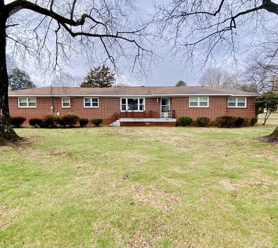 Property Photo:  112 Elkins St  TN 37330 