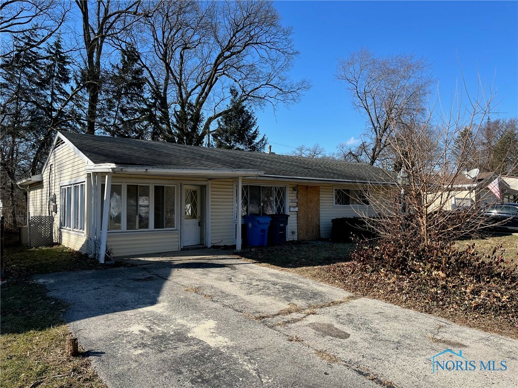 Property Photo:  4727 Elmhurst Road  OH 43613 