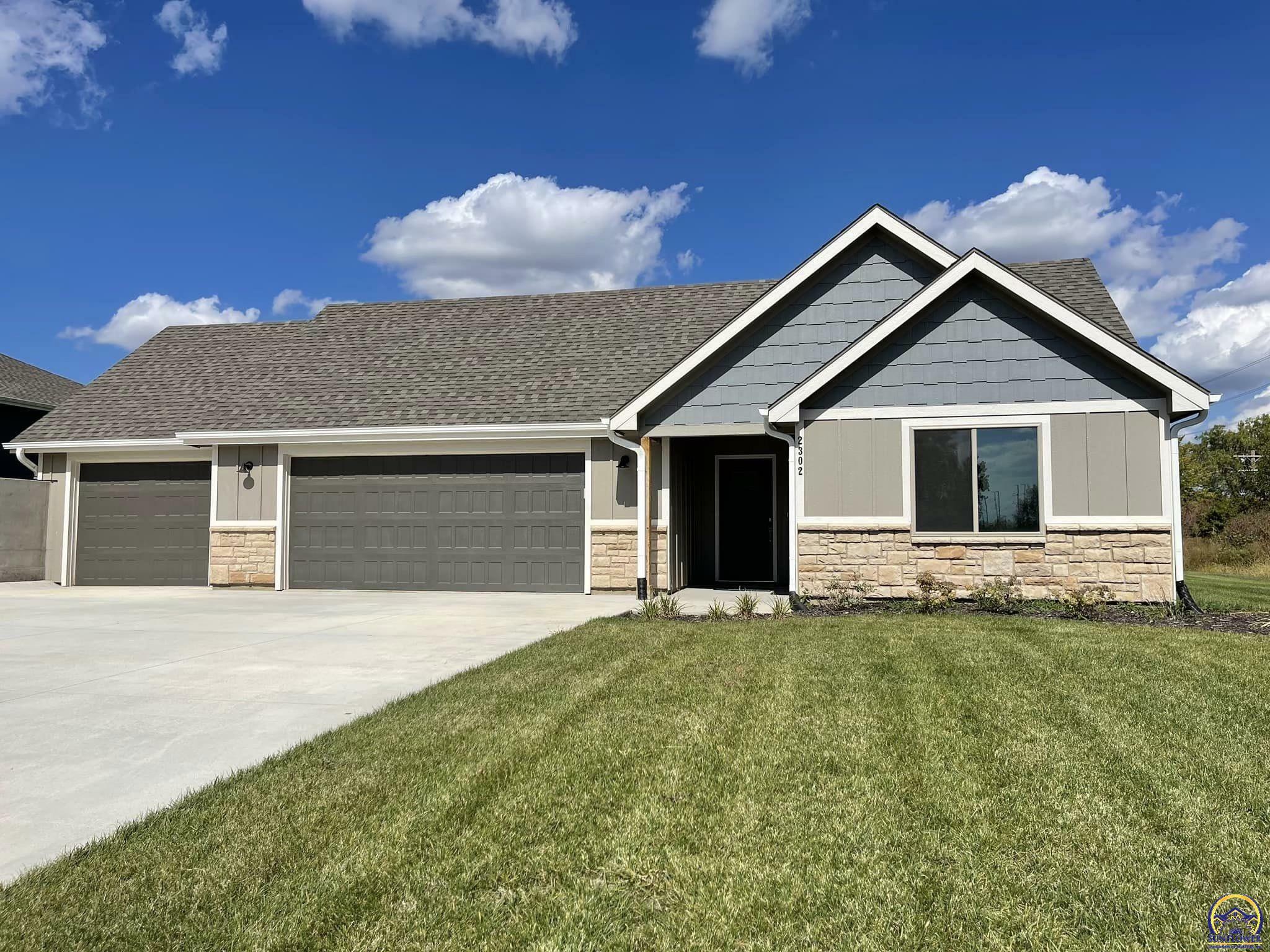 Property Photo:  2302 NW 49th Ter  KS 66618 