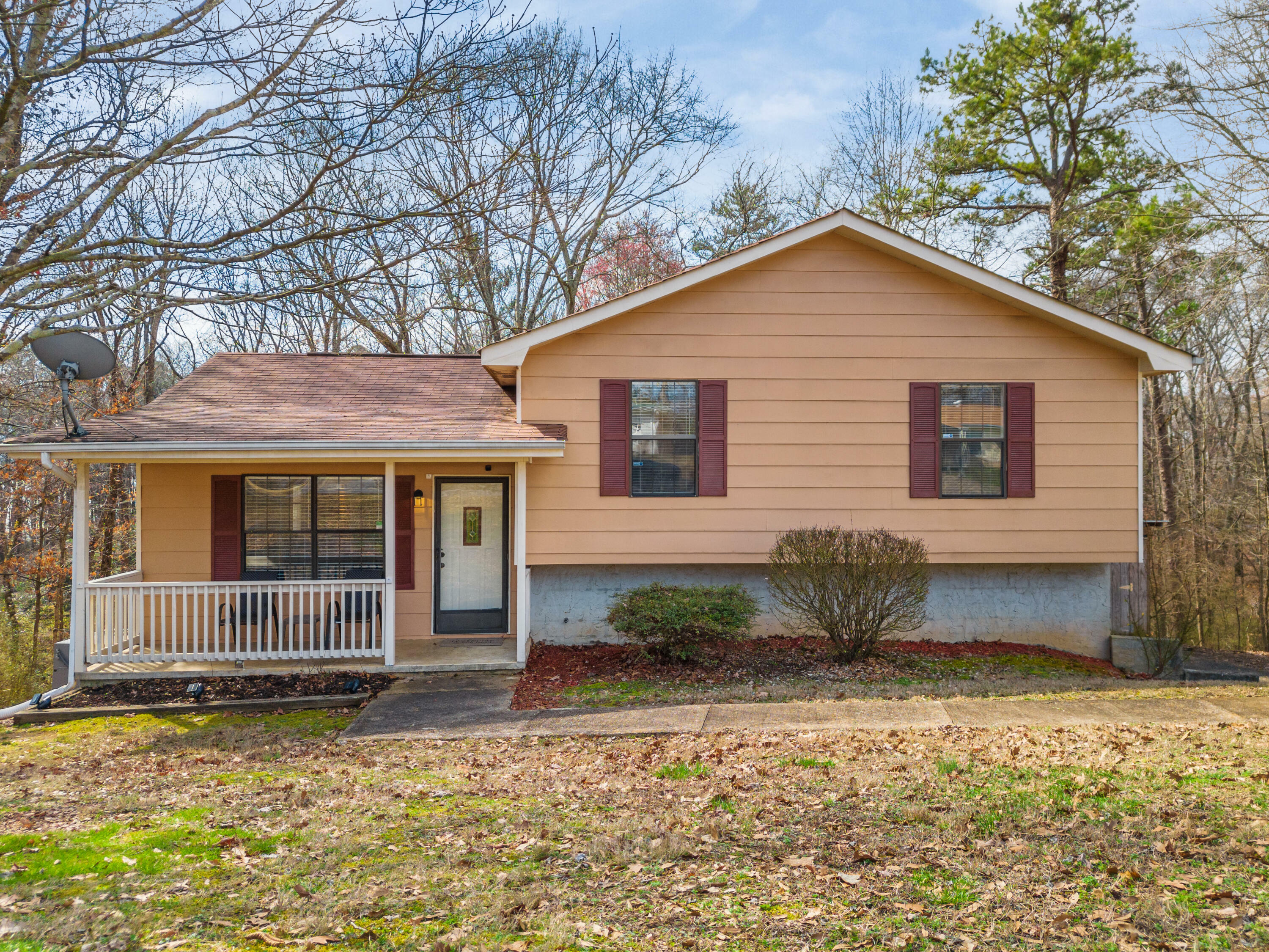 Property Photo: 2412 Glengerrie Drive TN 37379